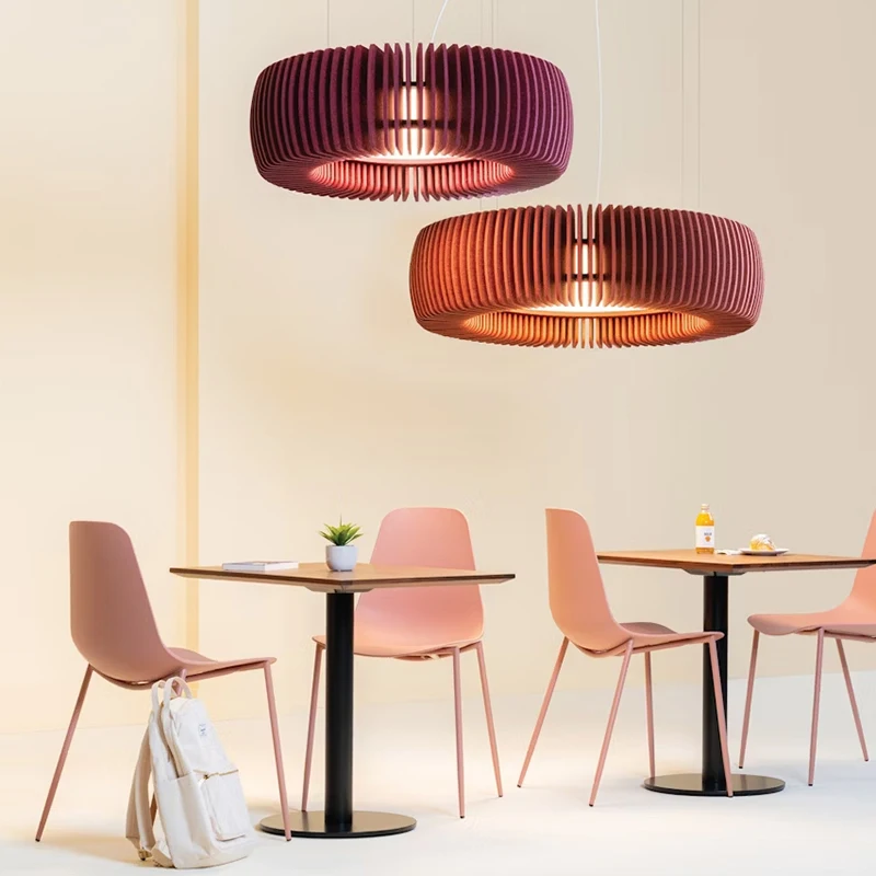 Interior Design Exhibition - Moderne, schlichte und stimmungsvolle Filzplatte, Esstisch,