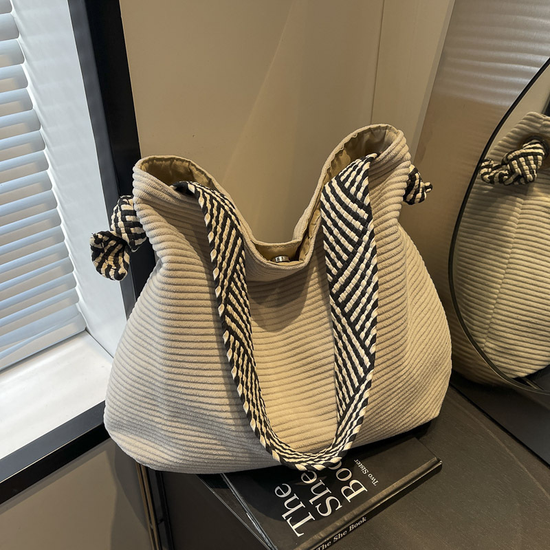 Große Tragetaschen für Damen,  – Interior Design Class Bewertung und Preis
