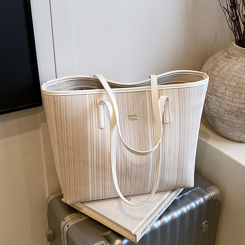 Modische Einkaufstasche mit gr – Interior Design Class Bewertung und Preis
